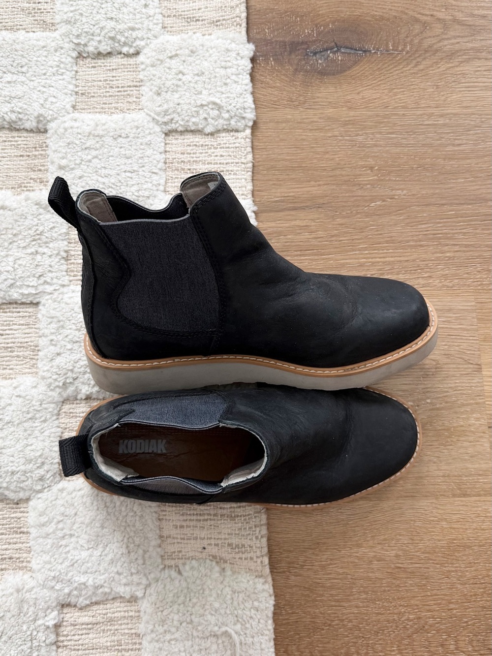 Kodiak Chelsea Boot in Black - Picture 2 of 8